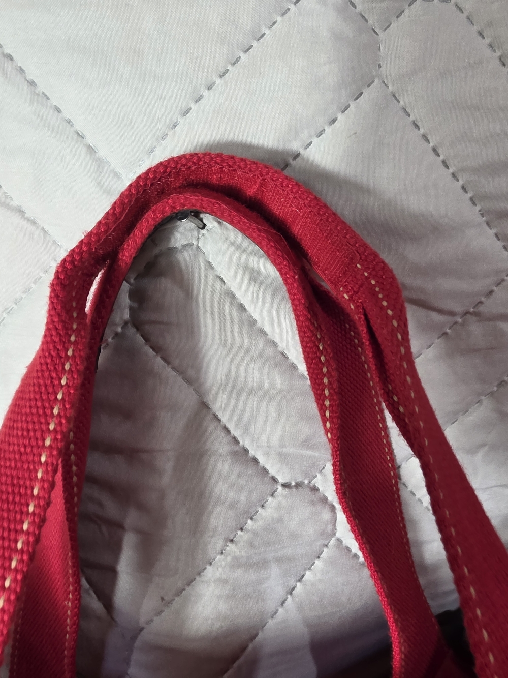 KIPLING VINTAGE LARGE RED CARRY ON DUFFLE & CROSSBODY BAG - Picture 13 of 14